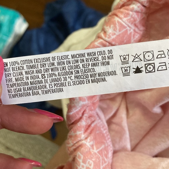 Forever 21 llama pajama set - Picture 5 of 5